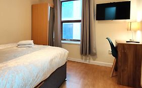Liverpool City Centre Private Rooms Including Smart Tvs - With Shared Bathroom